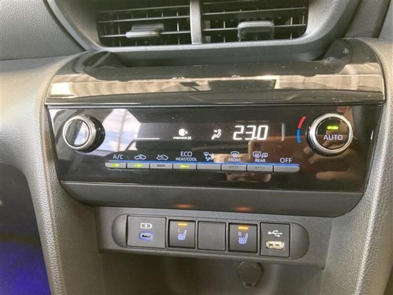YARIS CROSS