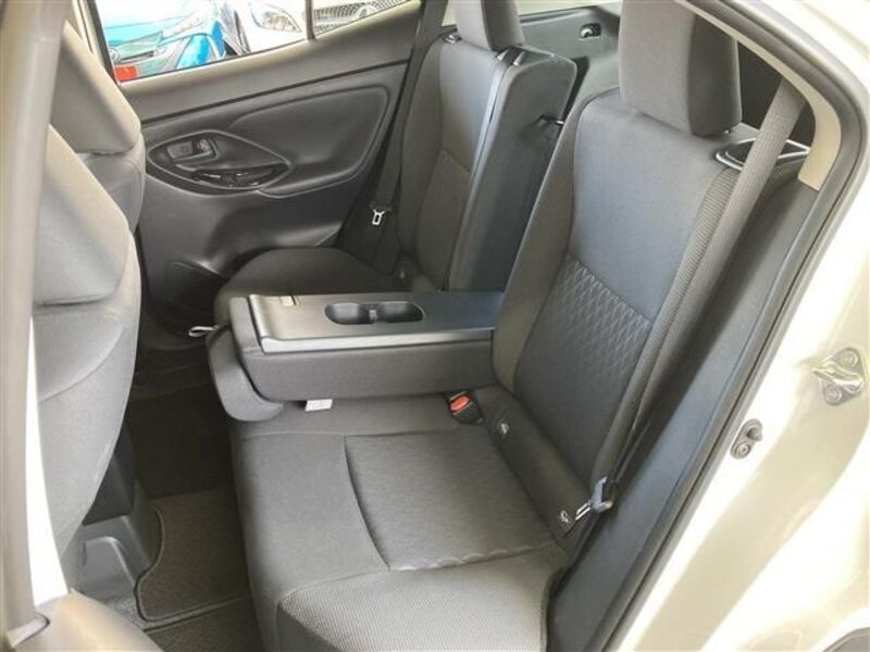 YARIS CROSS