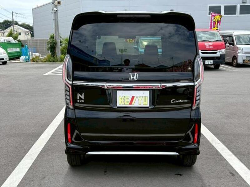 N BOX CUSTOM