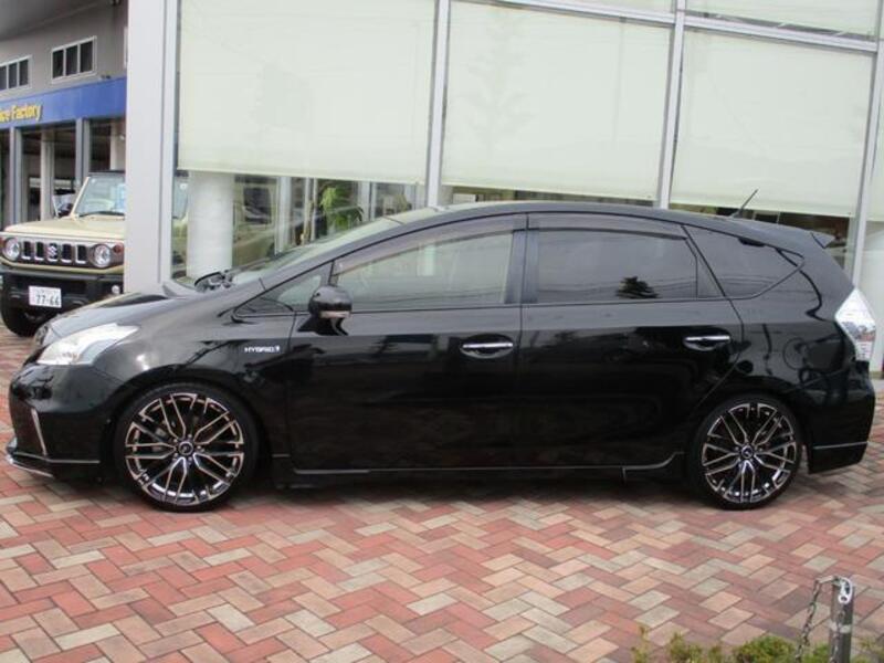 PRIUS ALPHA