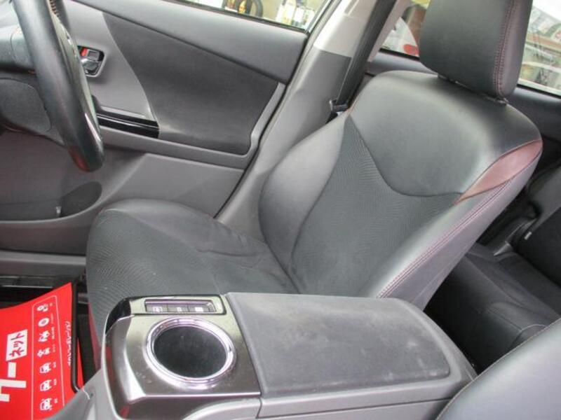 PRIUS ALPHA