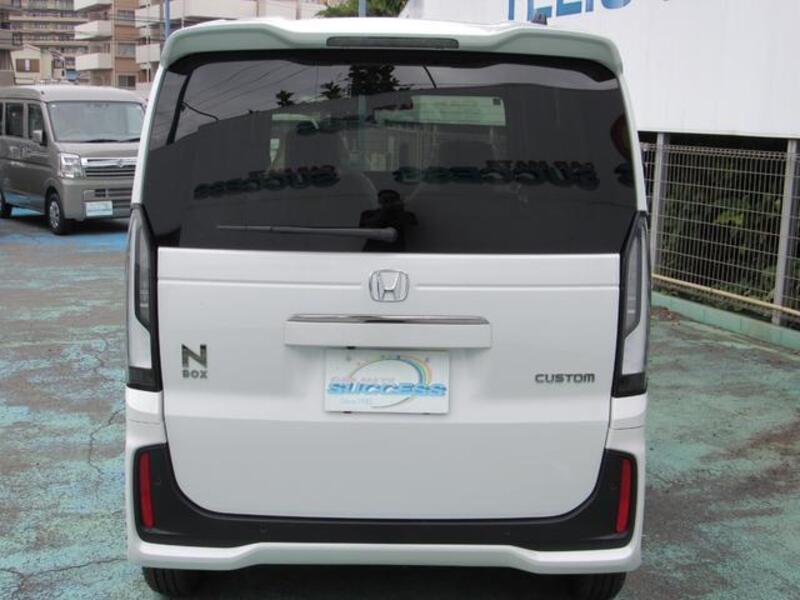 N BOX CUSTOM