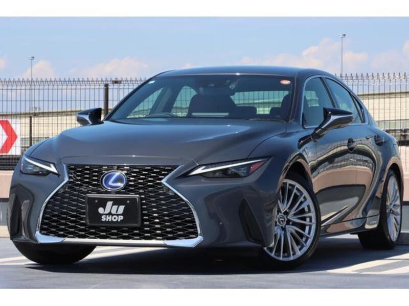 LEXUS IS