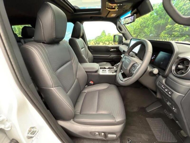 LAND CRUISER 250