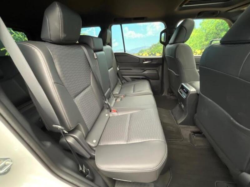 LAND CRUISER 250