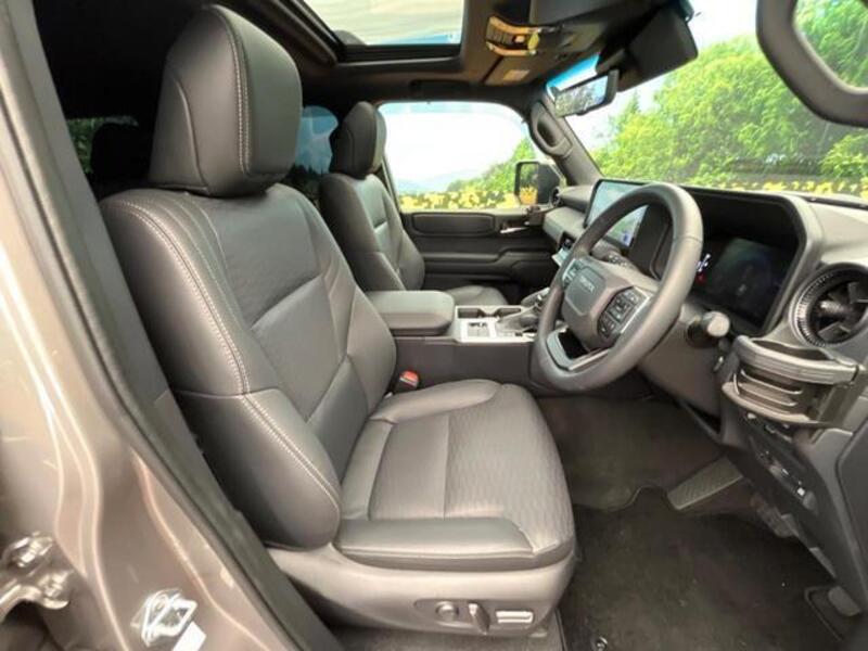 LAND CRUISER 250