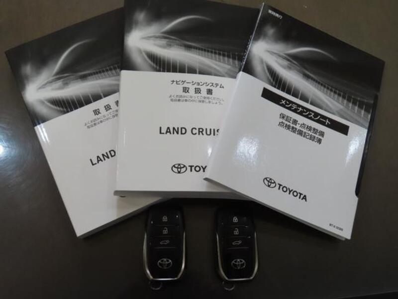 LAND CRUISER