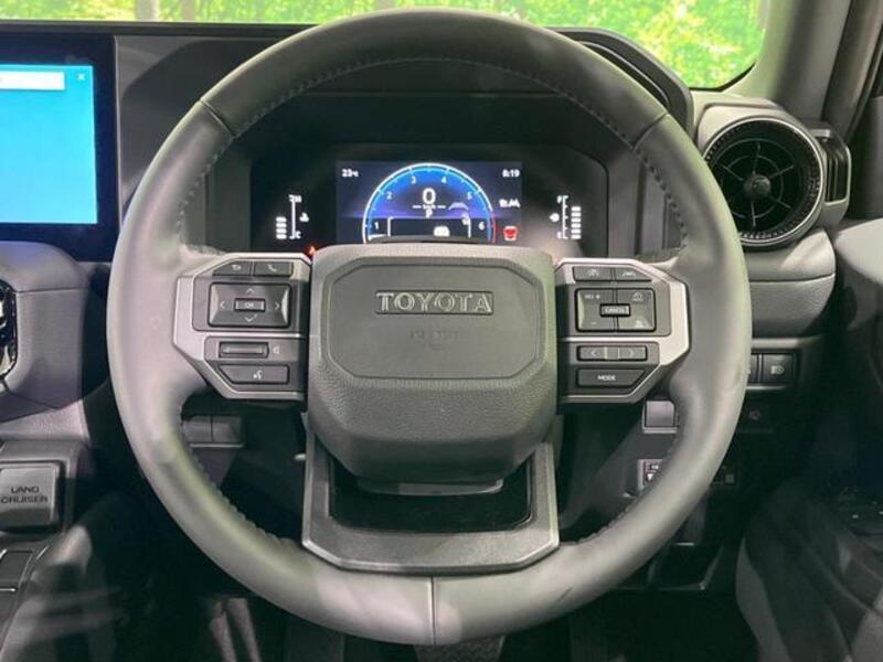 LAND CRUISER 250