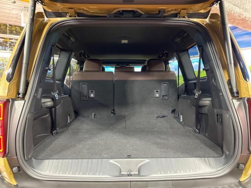 LAND CRUISER 250