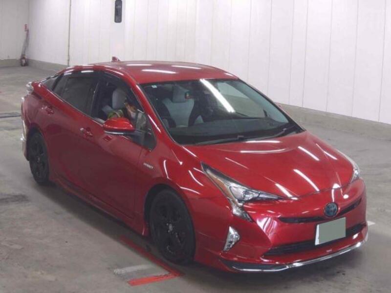 TOYOTA PRIUS