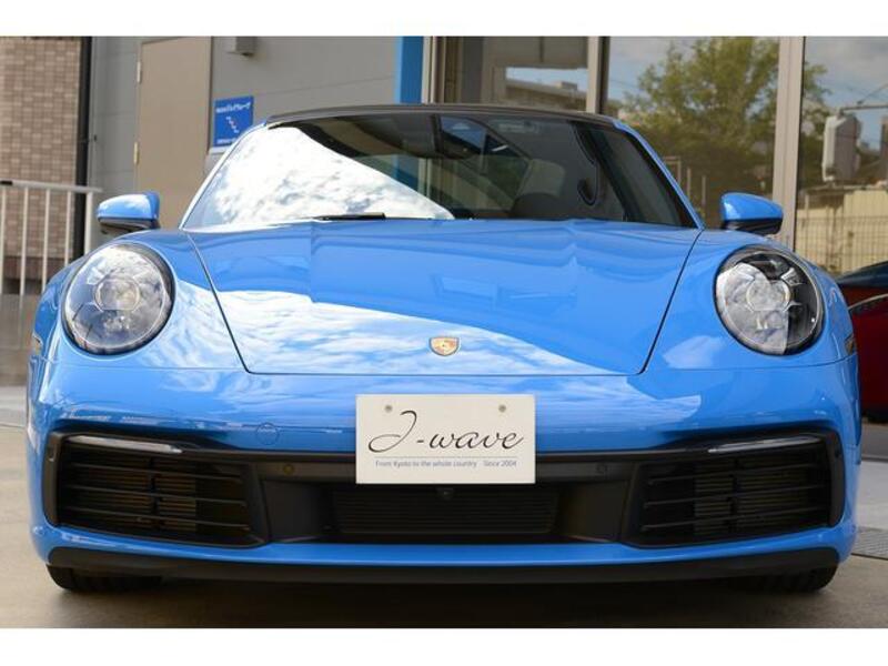 911