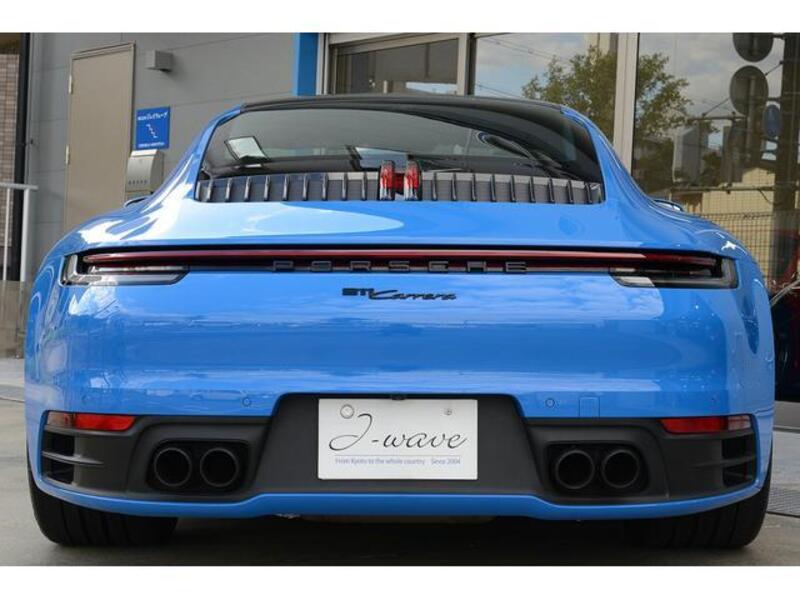 911