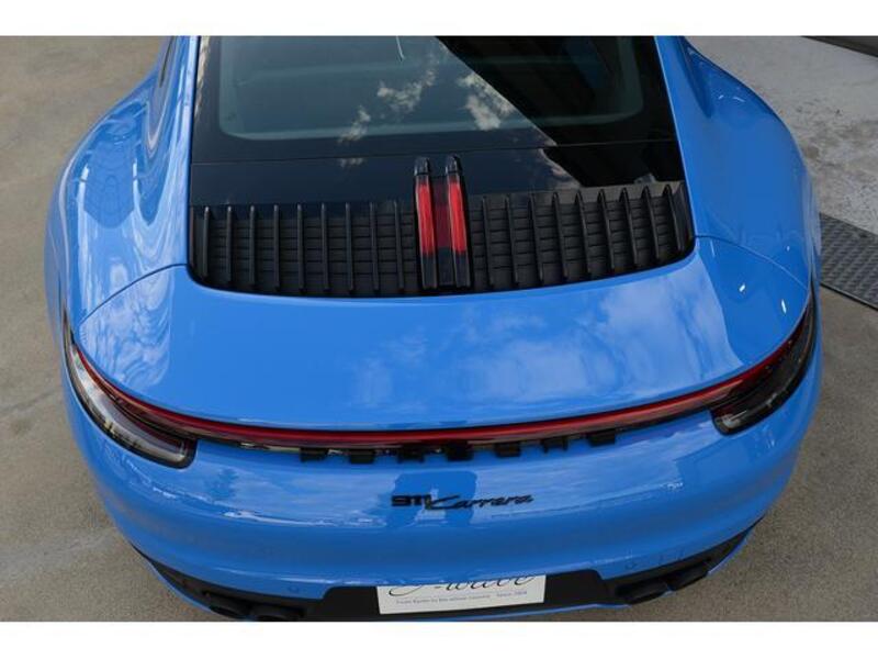 911