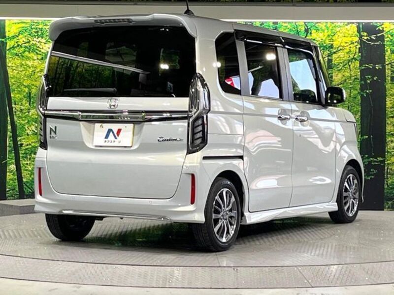 N BOX CUSTOM