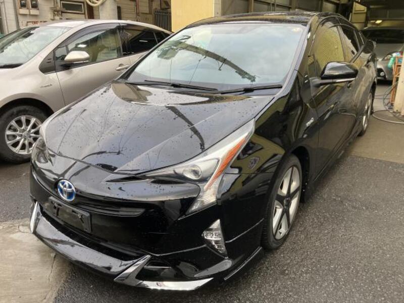 TOYOTA PRIUS
