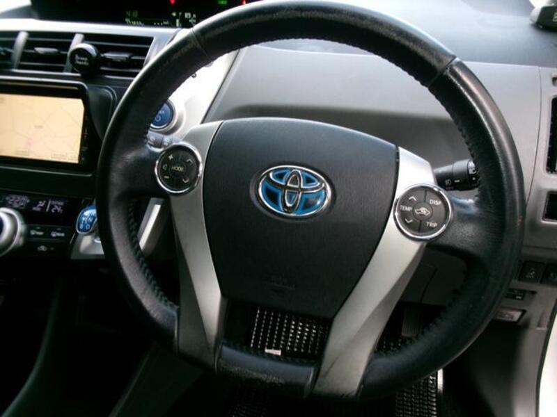 PRIUS ALPHA