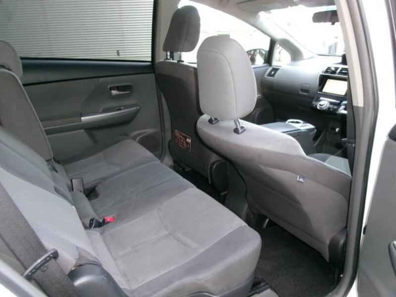 PRIUS ALPHA