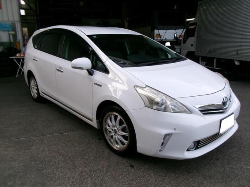 PRIUS ALPHA