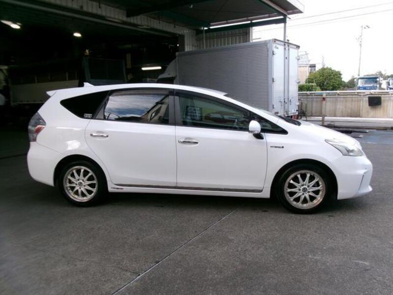 PRIUS ALPHA