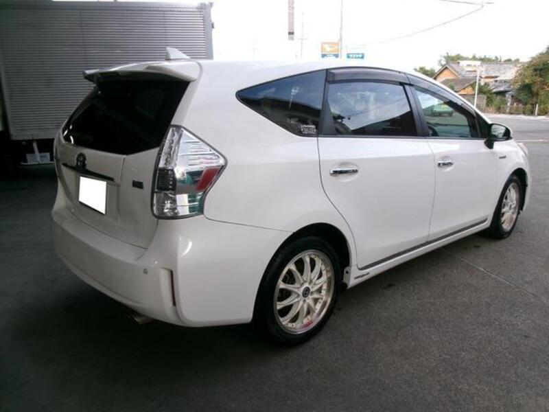 PRIUS ALPHA