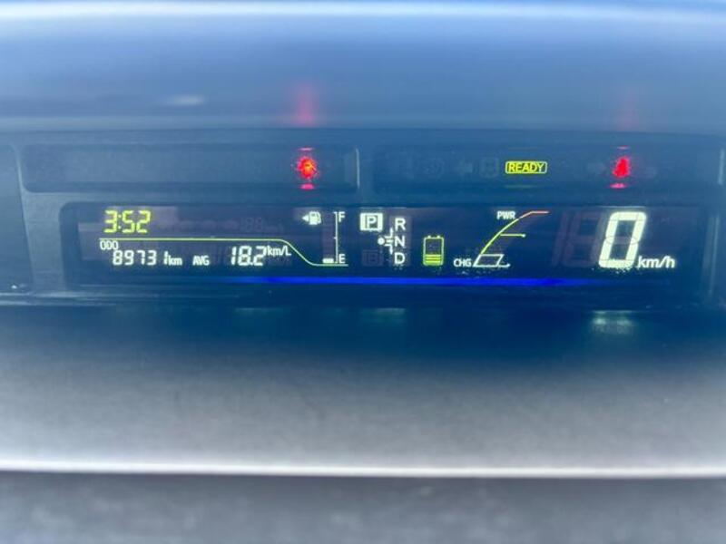 PRIUS ALPHA