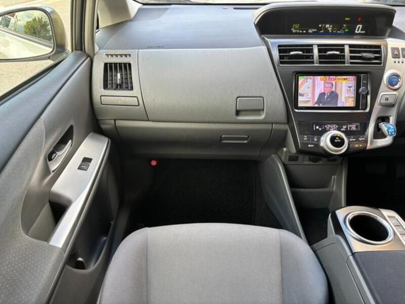 PRIUS ALPHA