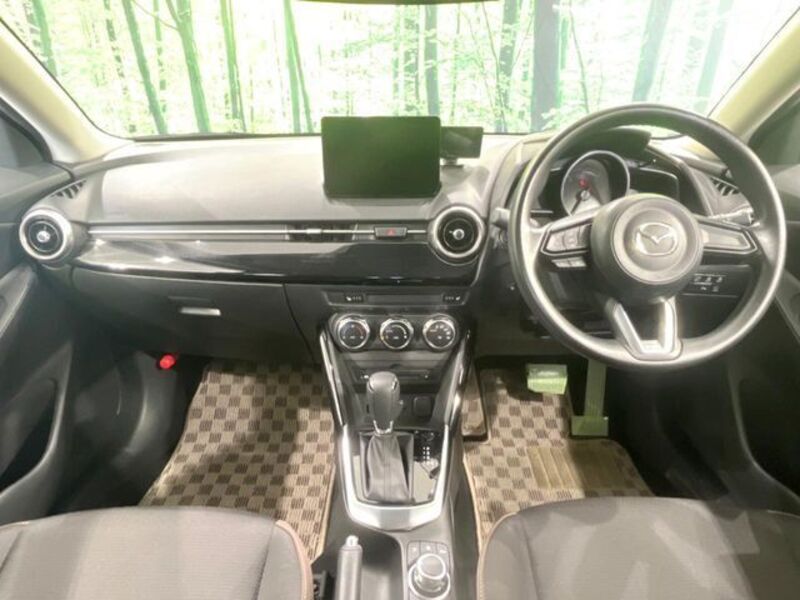 MAZDA2
