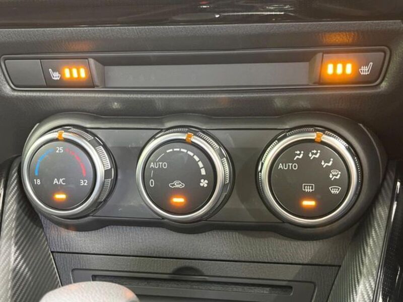 MAZDA2