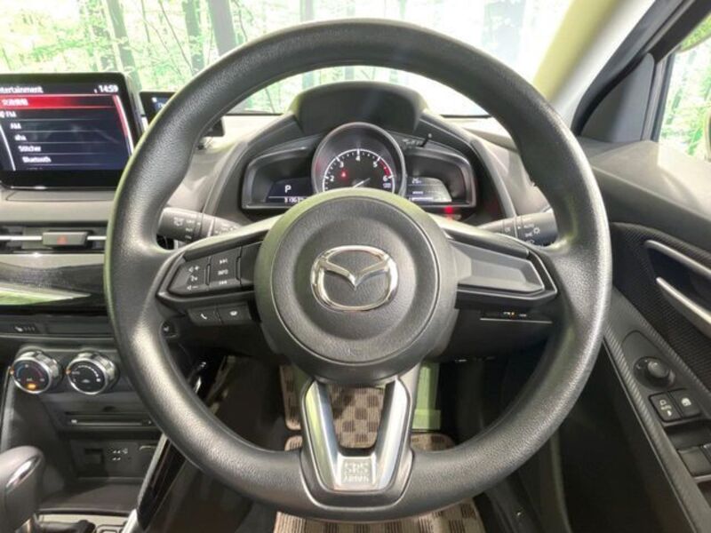 MAZDA2