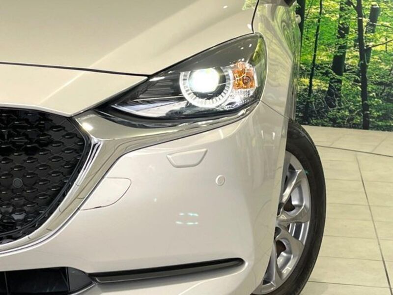 MAZDA2