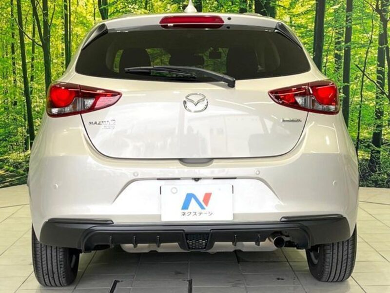 MAZDA2