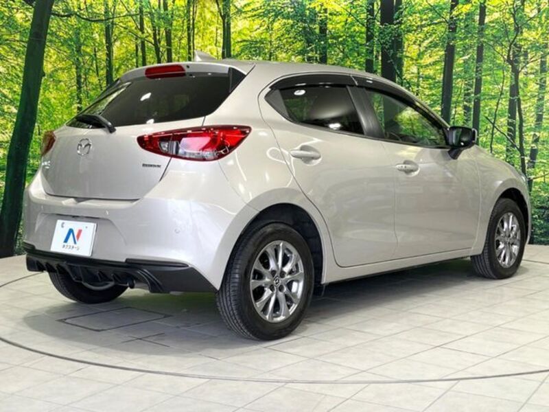 MAZDA2