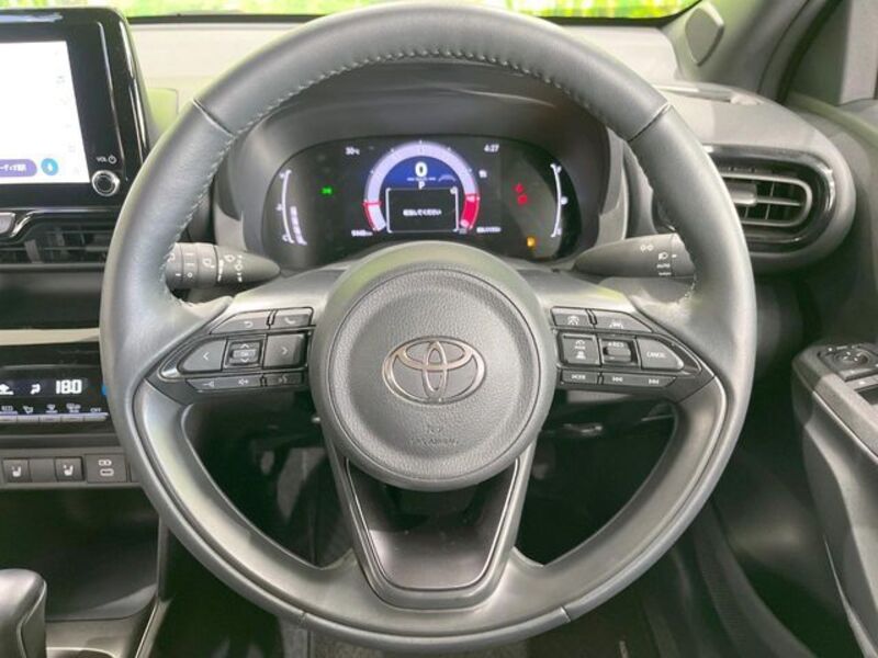 YARIS CROSS