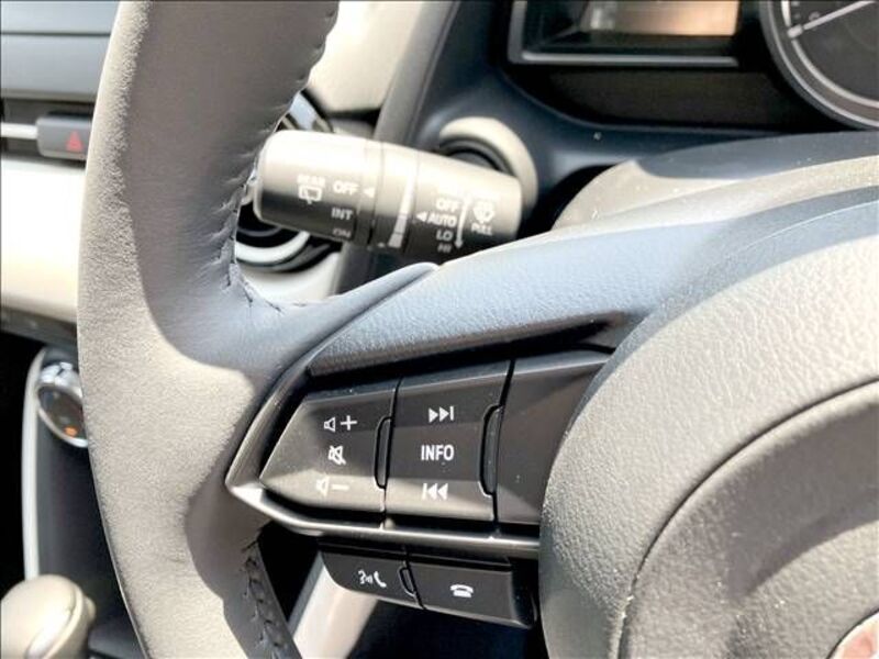 MAZDA2