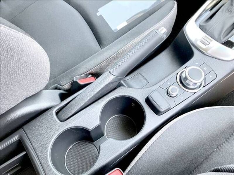MAZDA2