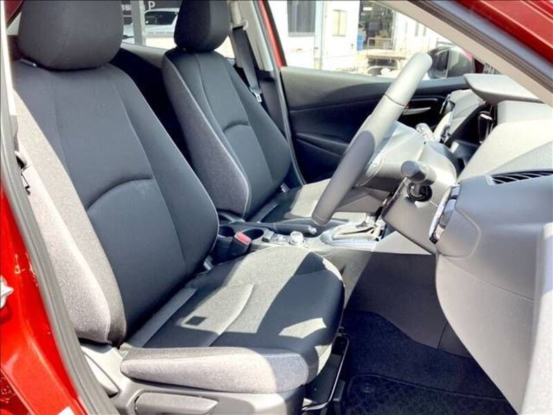 MAZDA2