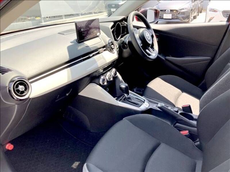 MAZDA2