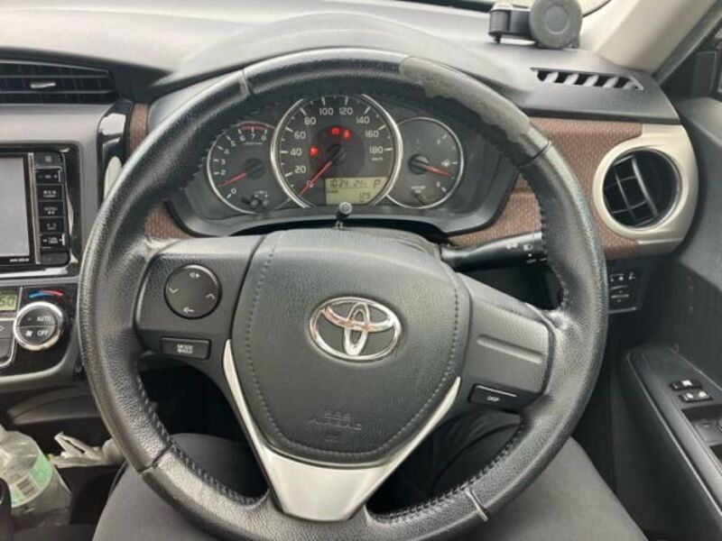 COROLLA AXIO