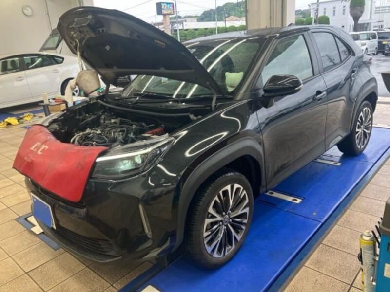 YARIS CROSS
