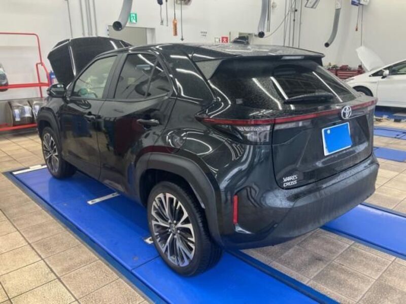 YARIS CROSS