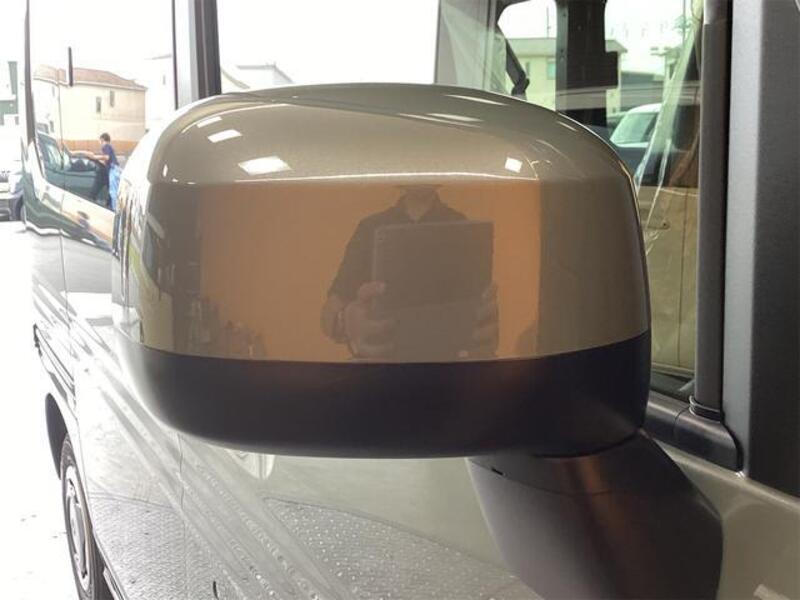 N-VAN