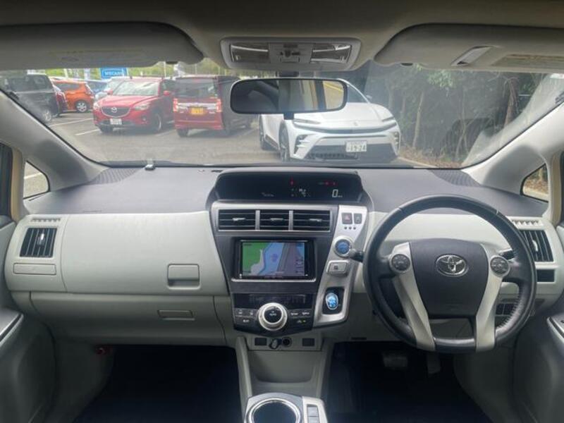 PRIUS ALPHA