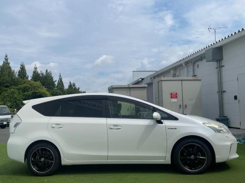 PRIUS ALPHA