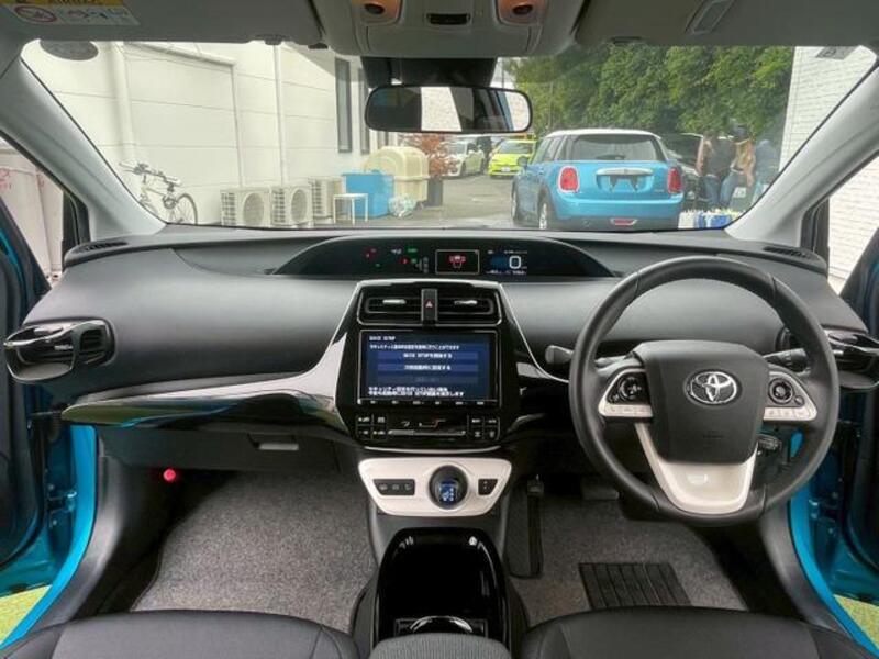 PRIUS PHV