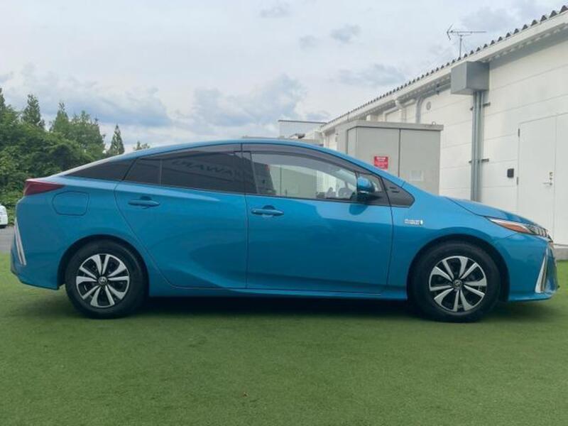 PRIUS PHV