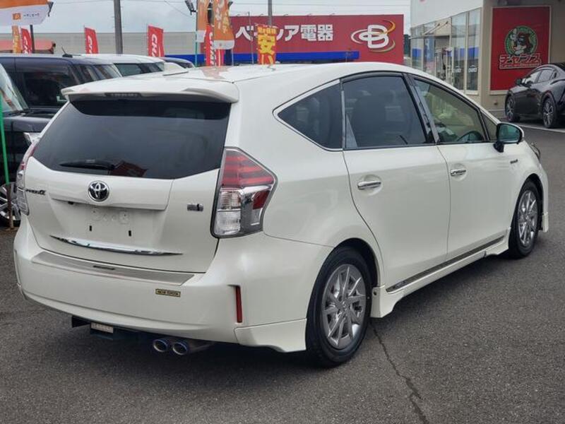 PRIUS ALPHA