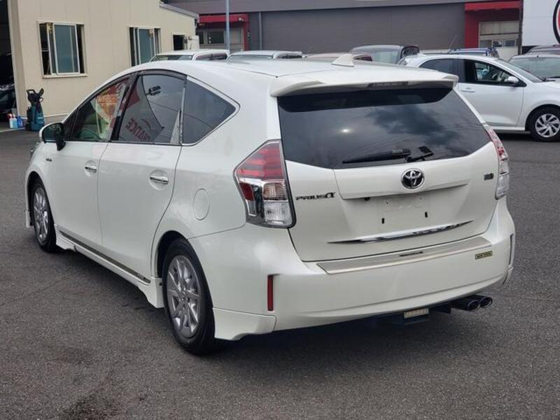 PRIUS ALPHA