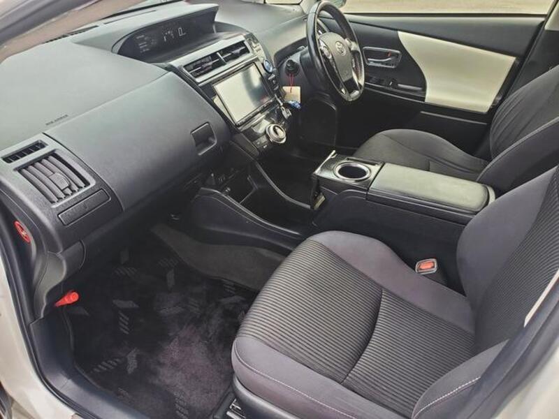 PRIUS ALPHA