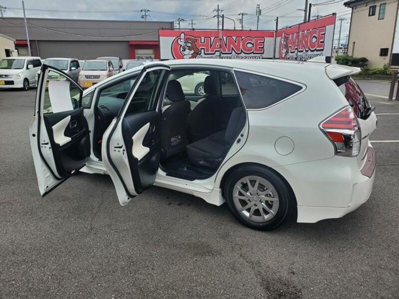 PRIUS ALPHA