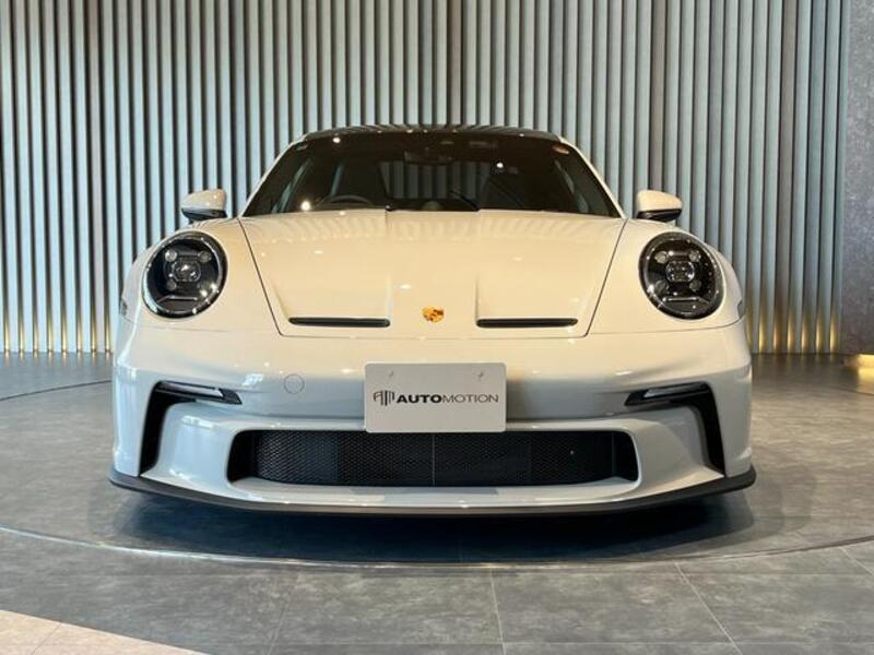 911